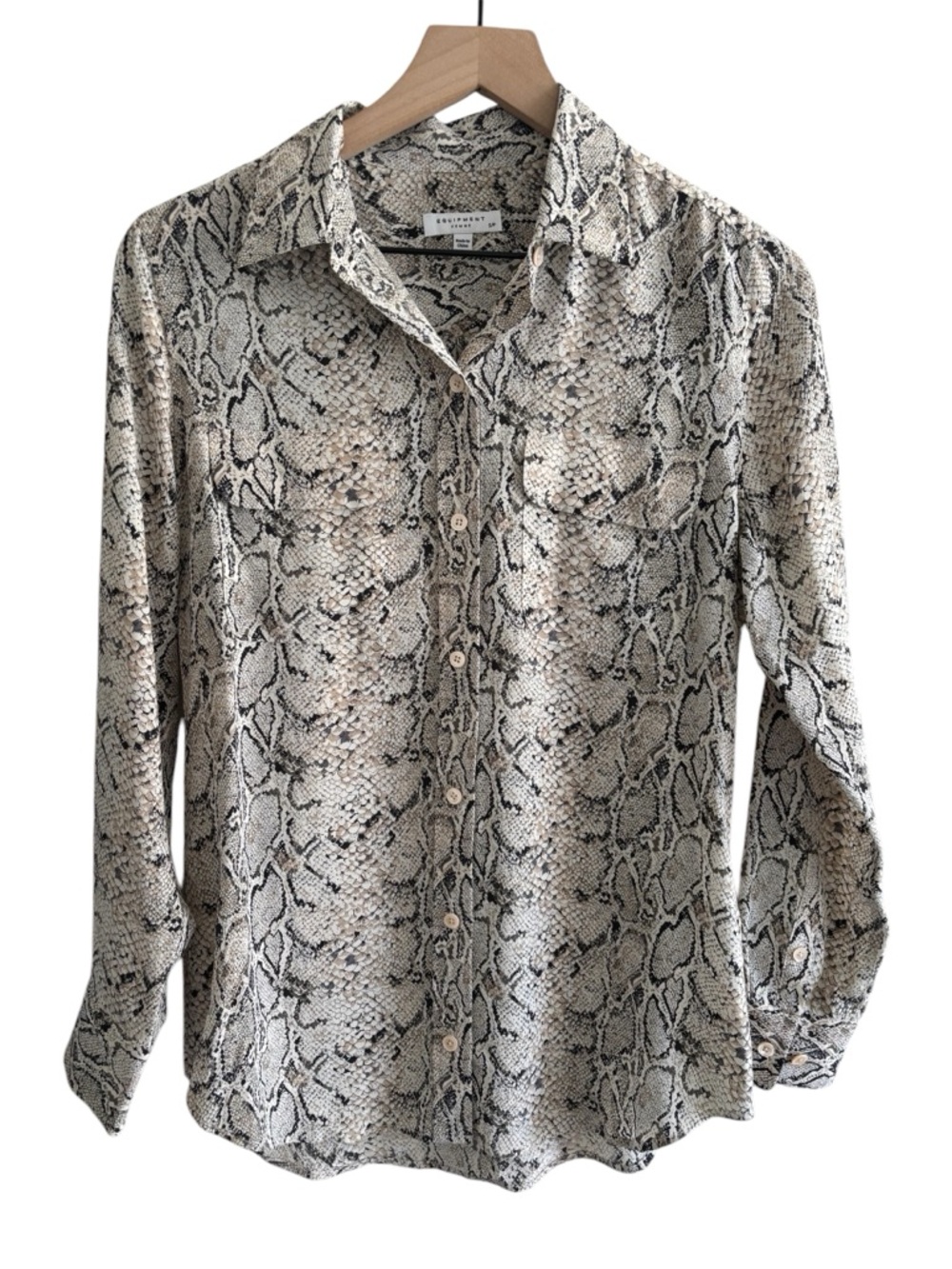 Equipment Femme 100% Silk Snake Print Button Front Blouse Size Small Career